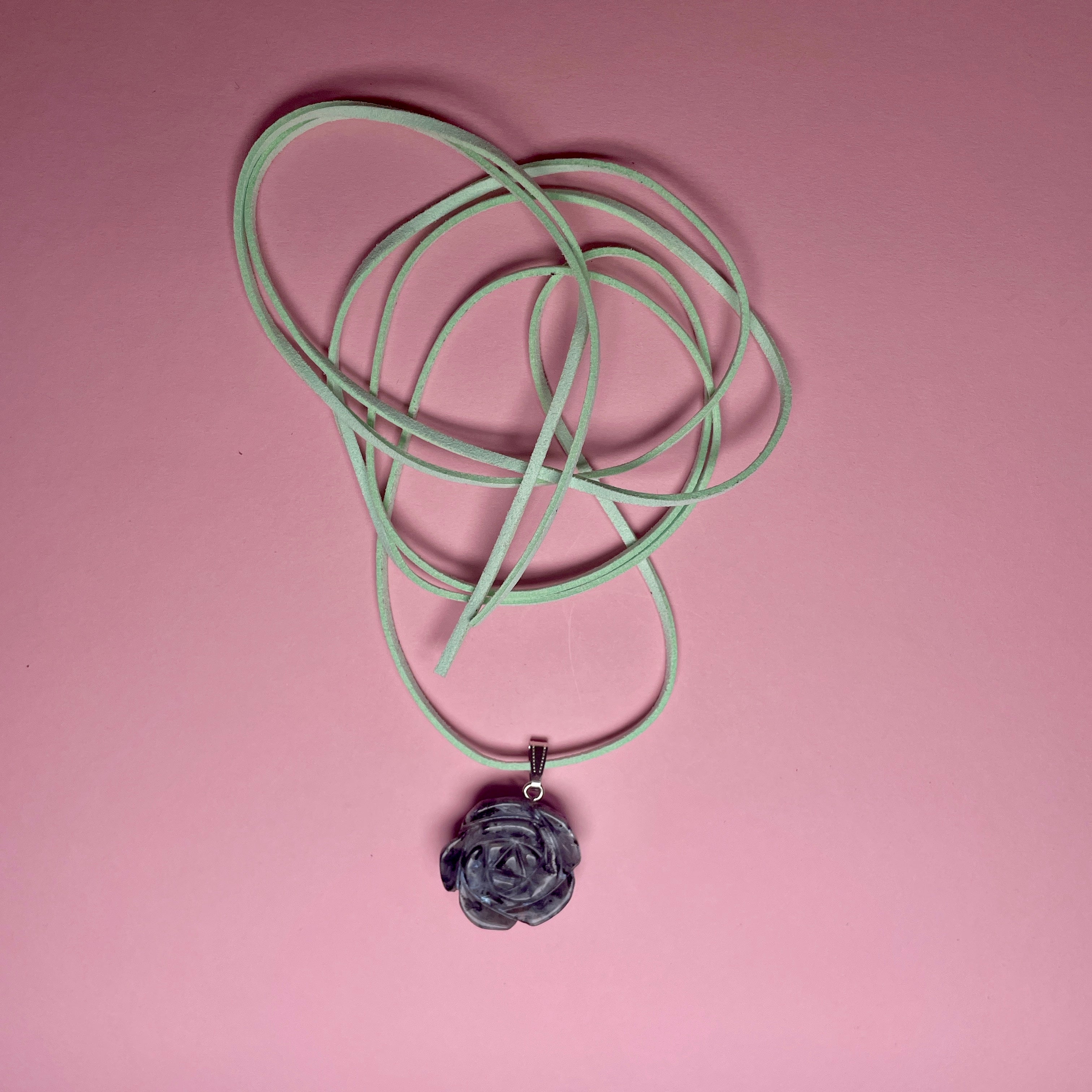 Boho Stone Rose Pendant - Black/Grey Marble