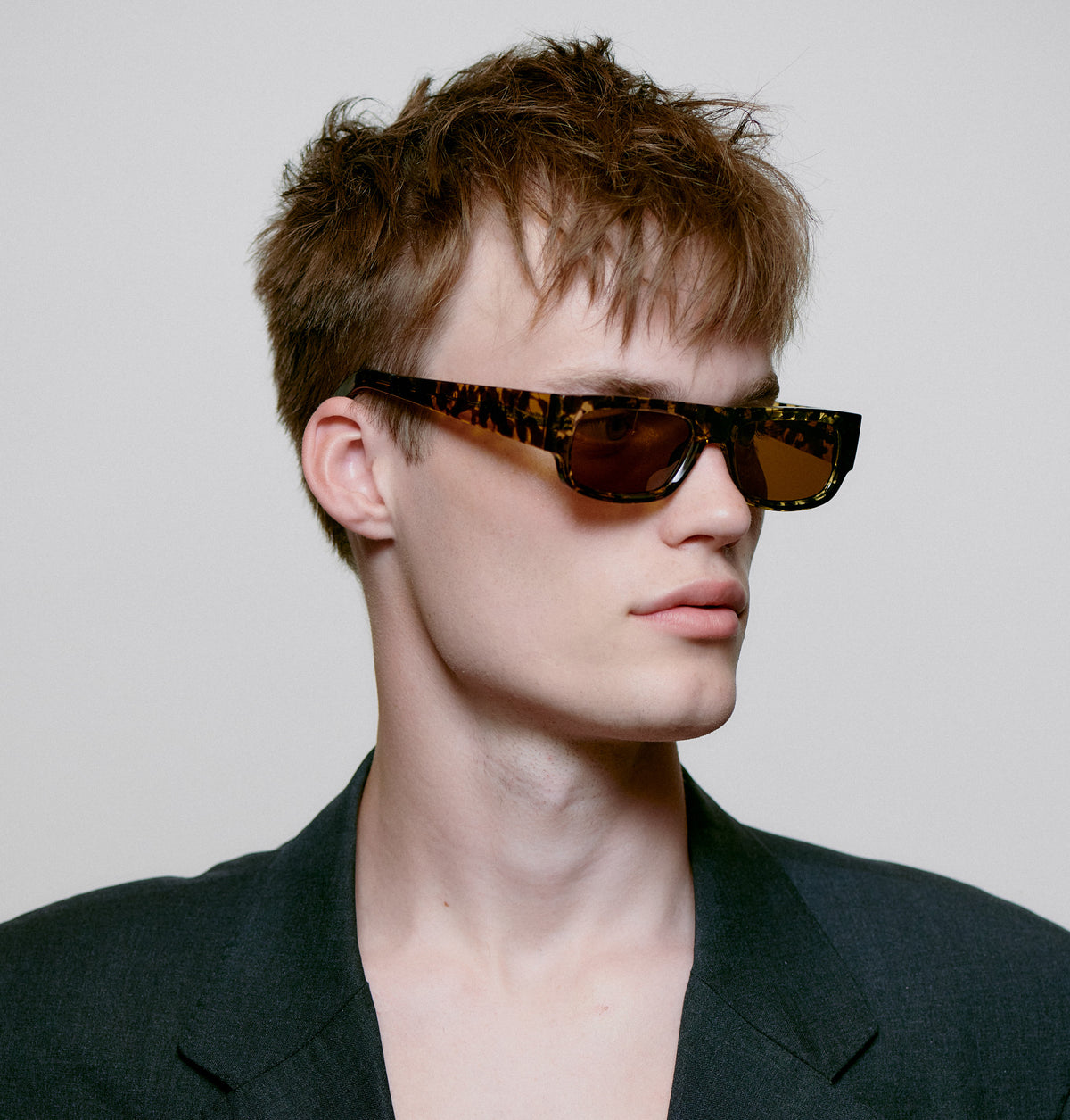Jean Sunglasses - Black / Yellow Tortoise — billede 4 af 4