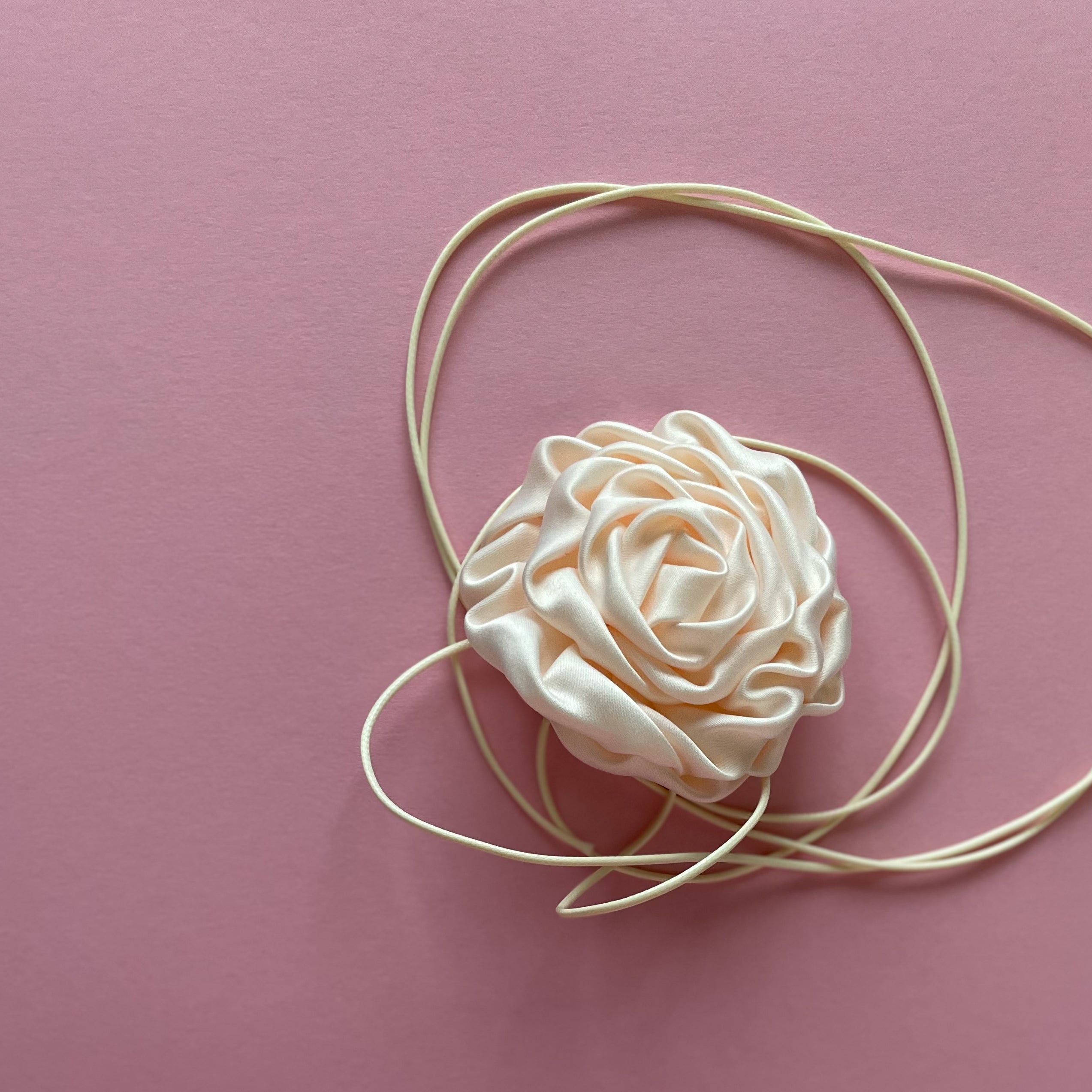 Multiflower - Satin Rosette - 8 cm - Light Peach