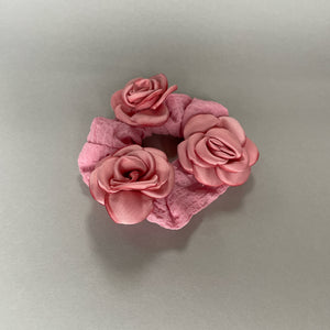Triple Rose Scrunchie - Dusty rose