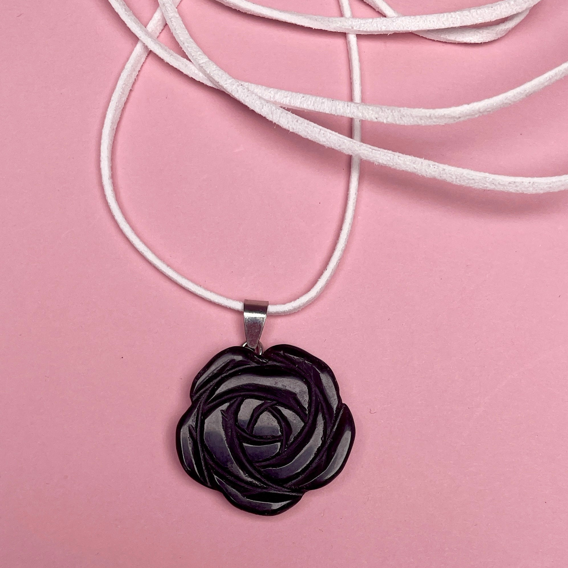 Boho Stone Rose Pendant - Black