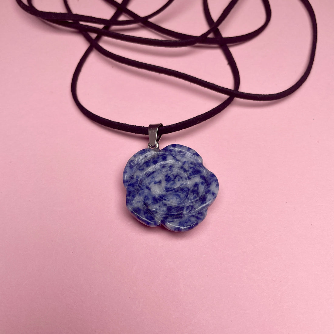 Boho Stone Rose Pendant - Blue/White Marble