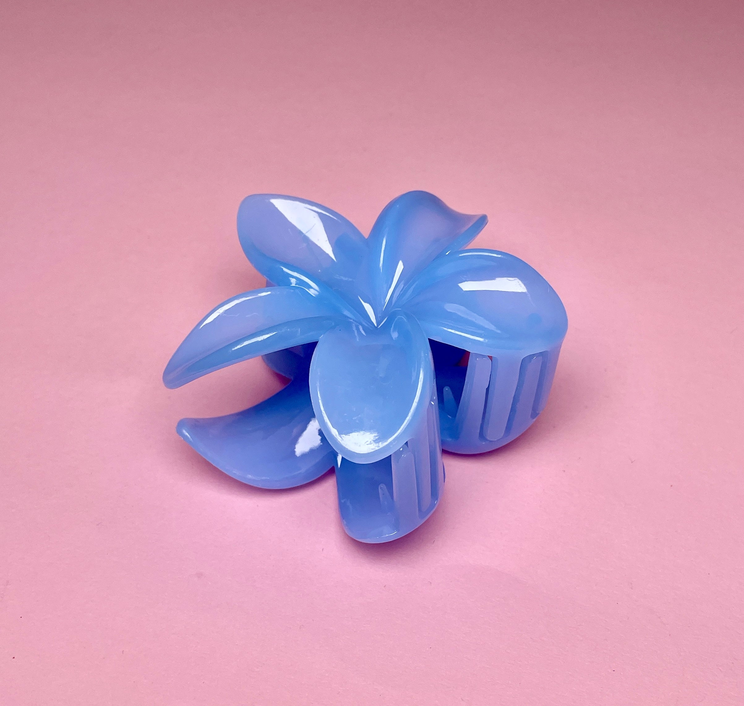Medium Hawaiian Flower Hairclip - Blue