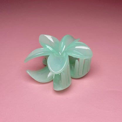 Medium Hawaiian Flower Hairclip - Mint