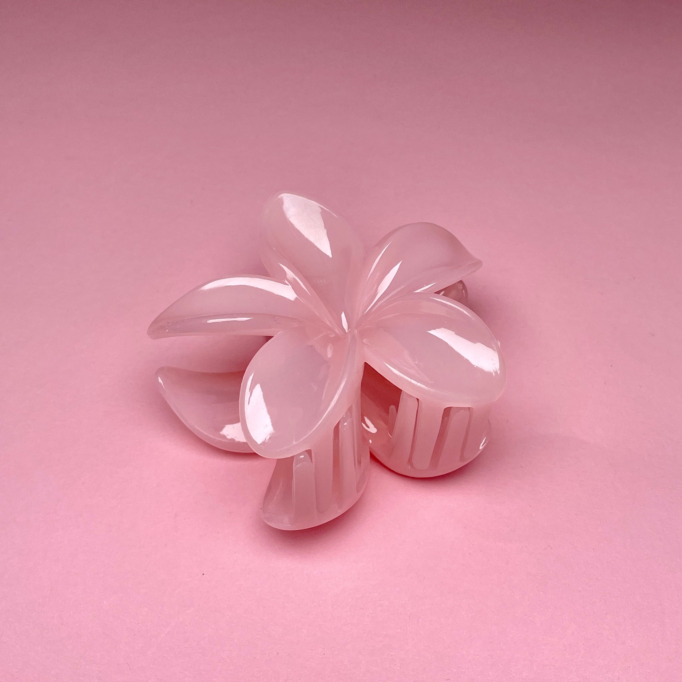 Medium Hawaiian Flower Hairclip - Light Pink