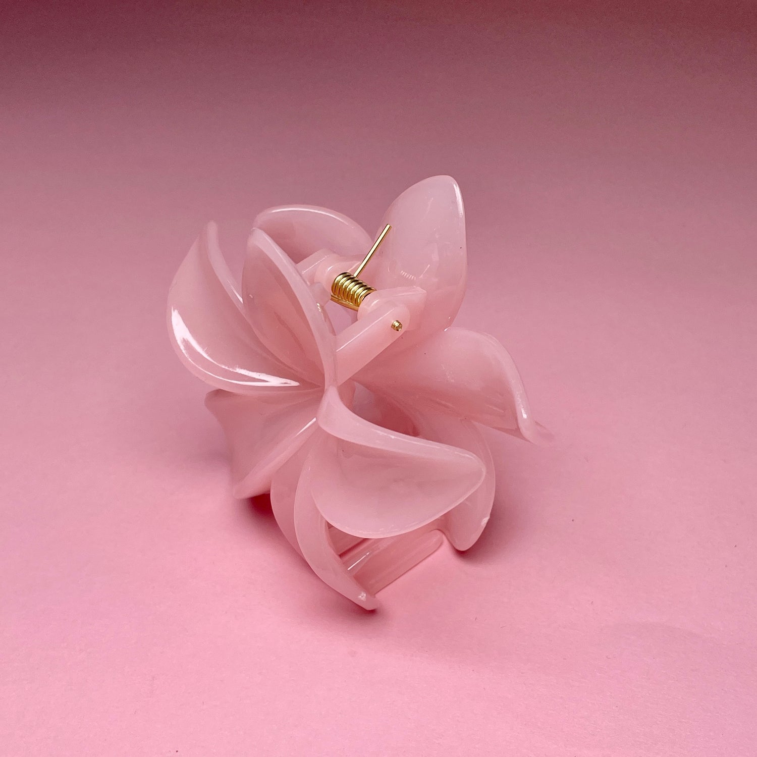 Medium Hawaiian Flower Hairclip - Light Pink