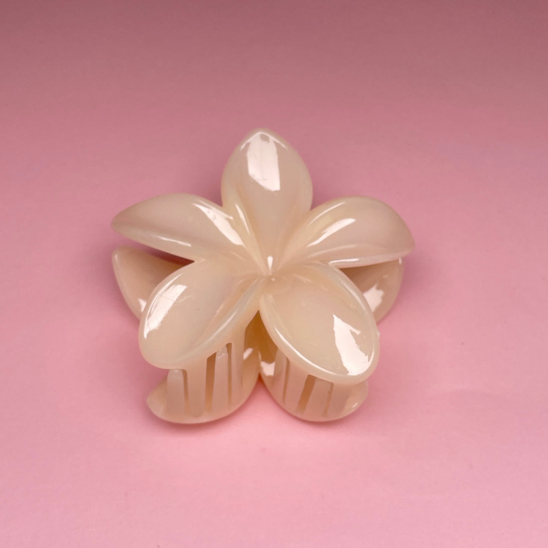 Medium Hawaiian Flower Hairclip - Cream