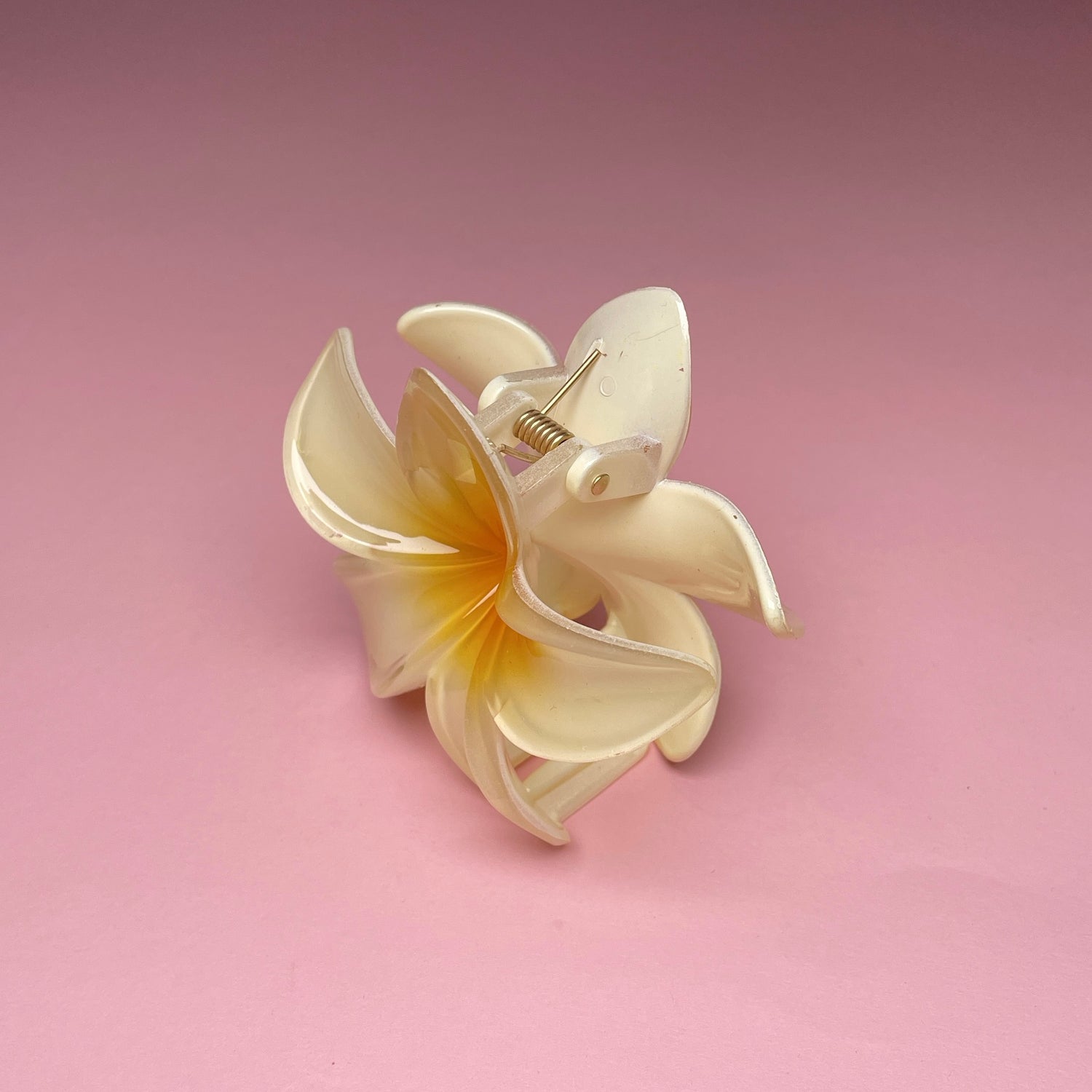 Medium Hawaiian Flower Hairclip - Yellow Ombré