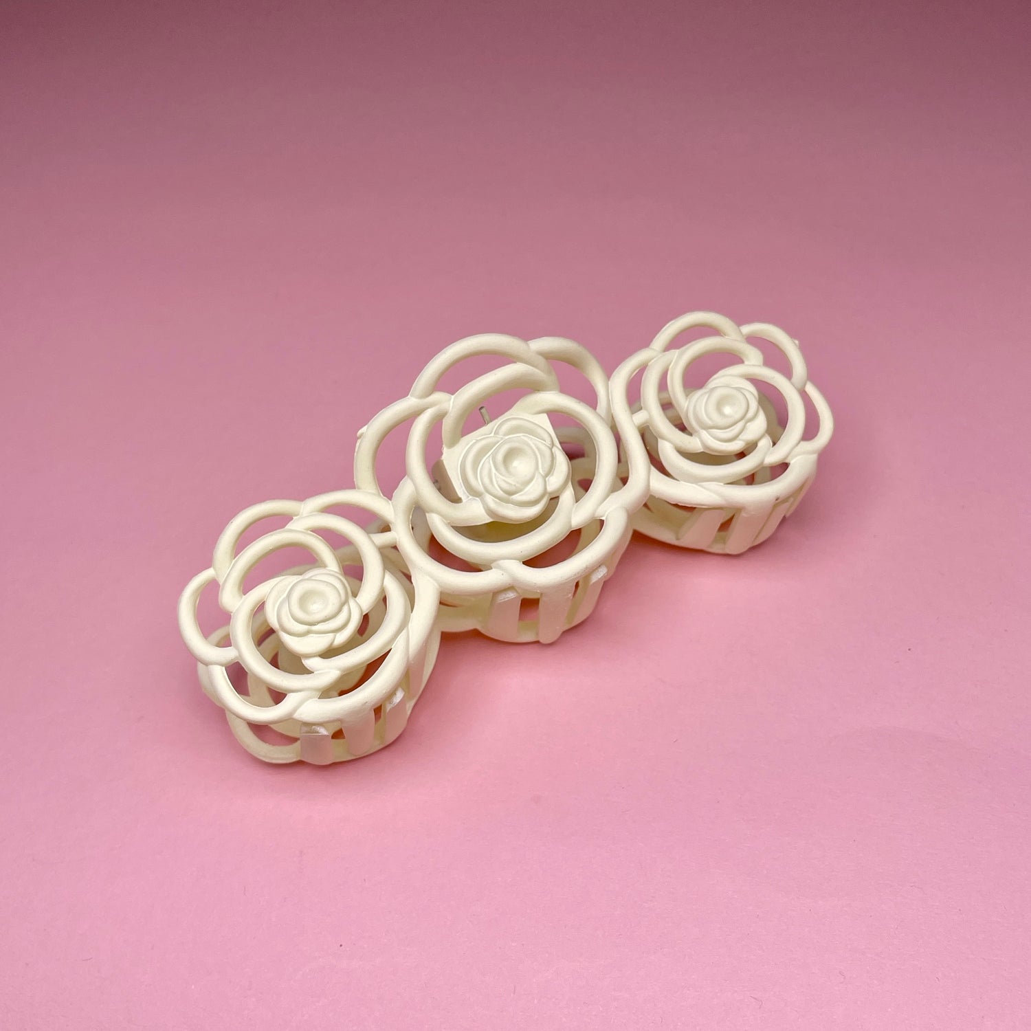 Simple Rose Claw - White