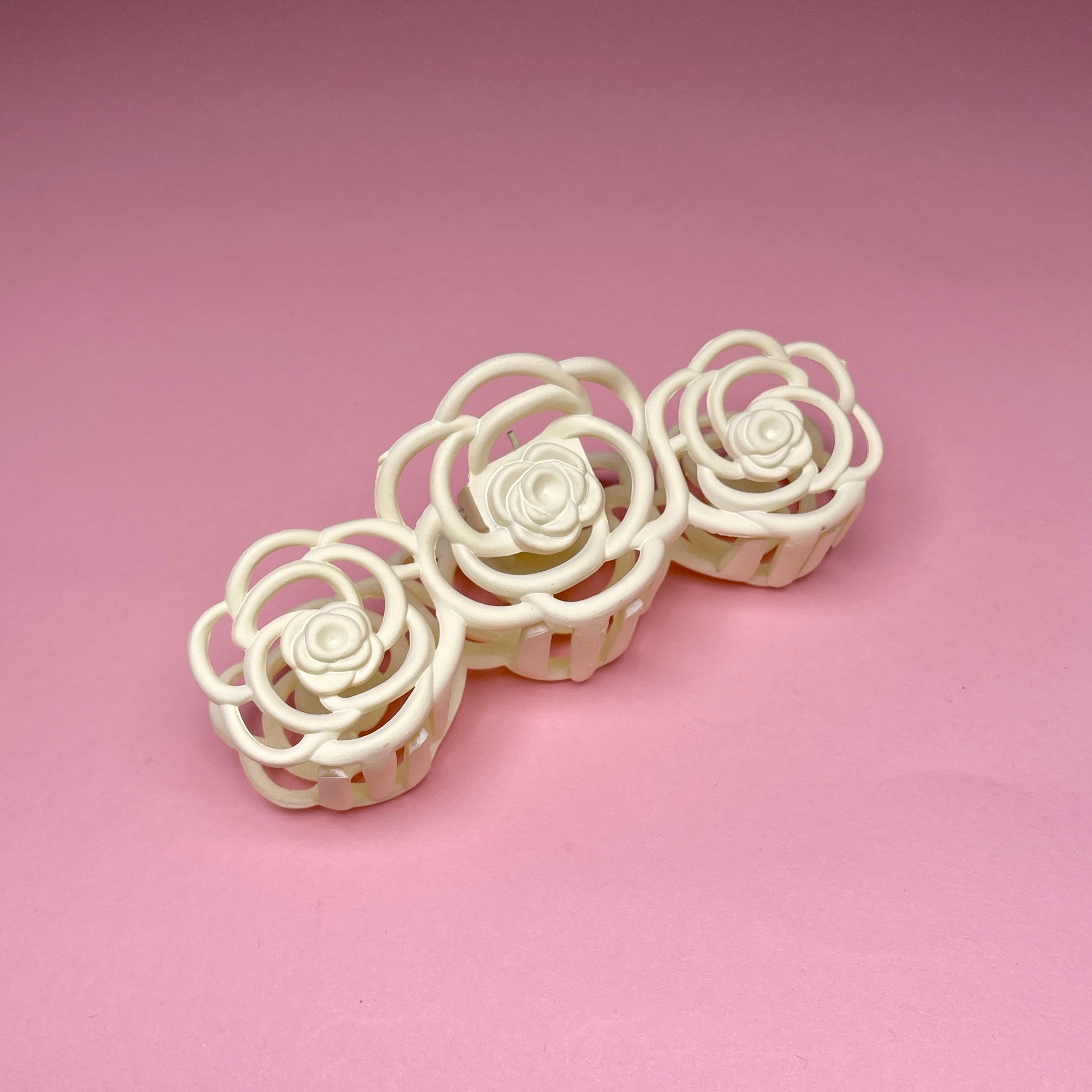 Simple Rose Claw - White