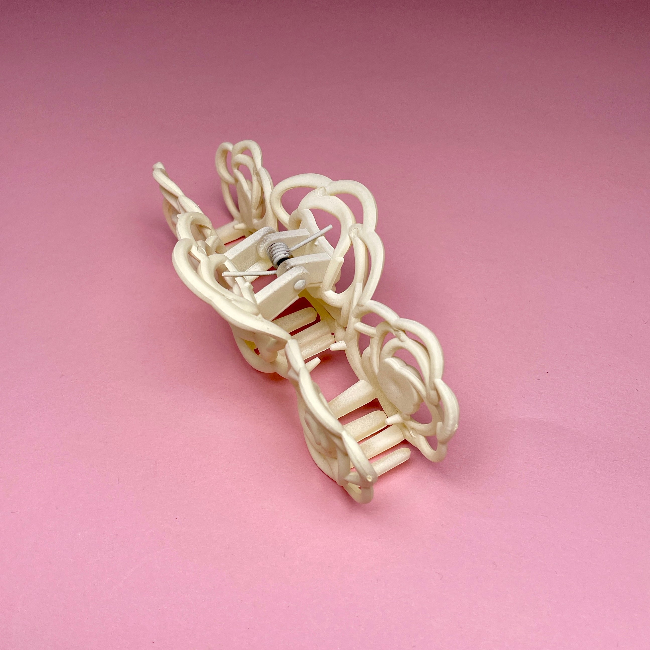 Simple Rose Claw - White