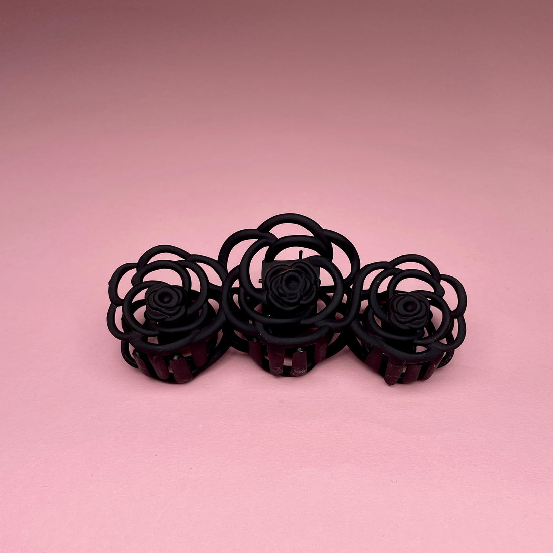 Simple Rose Claw - Black