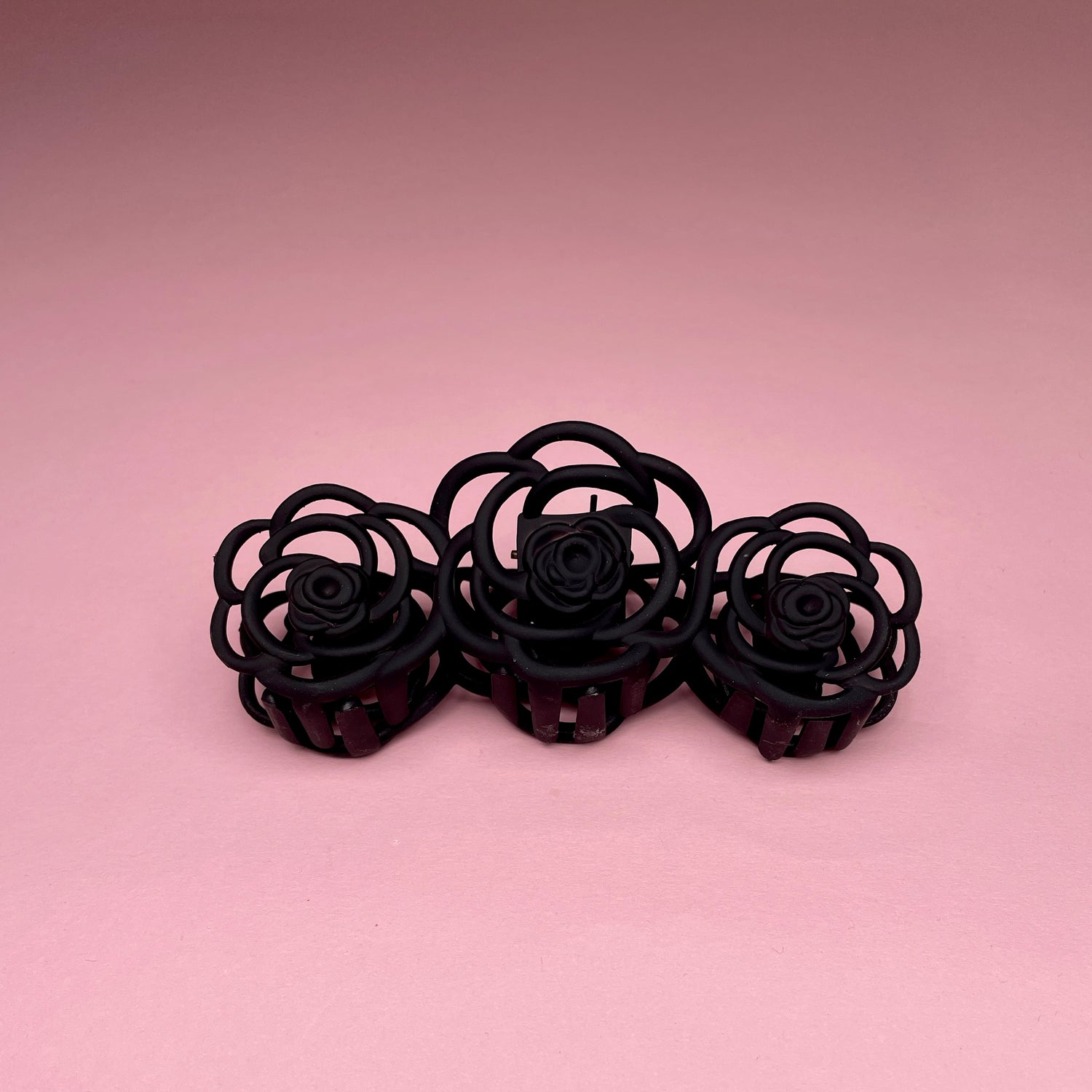 Simple Rose Claw - Black