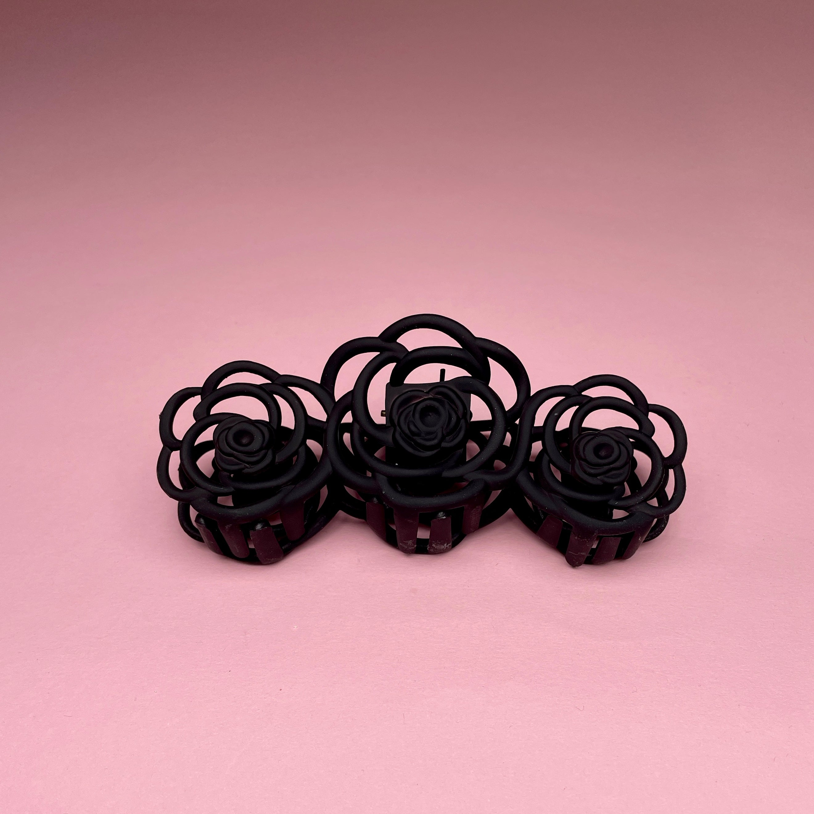 Simple Rose Claw - Black