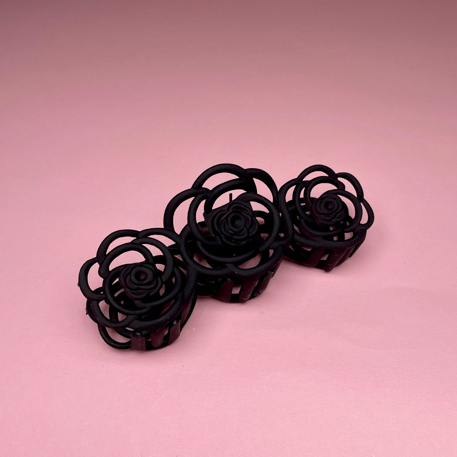 Simple Rose Claw - Black