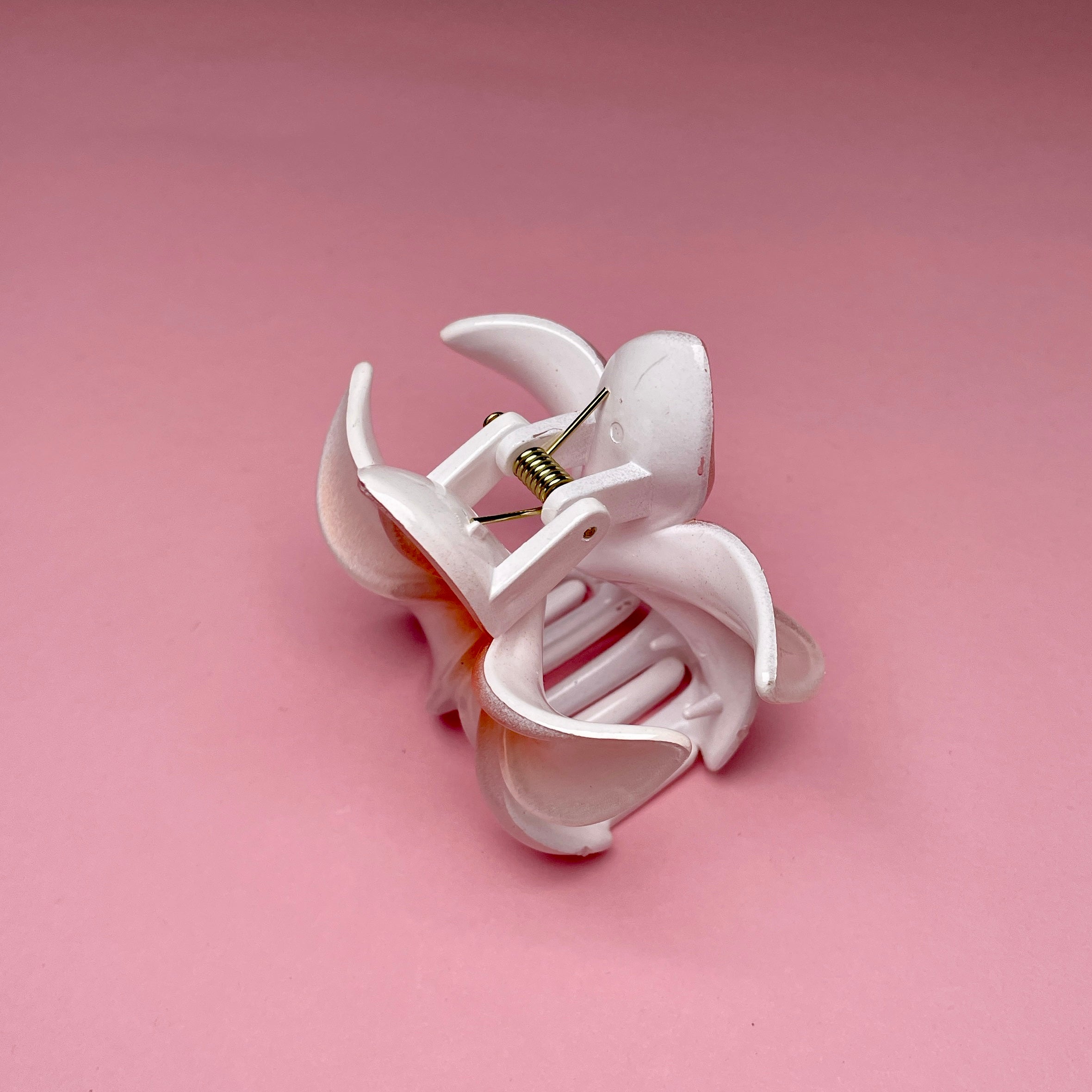 Small Hawaiian Flower Hairclip - White/Orange Ombré