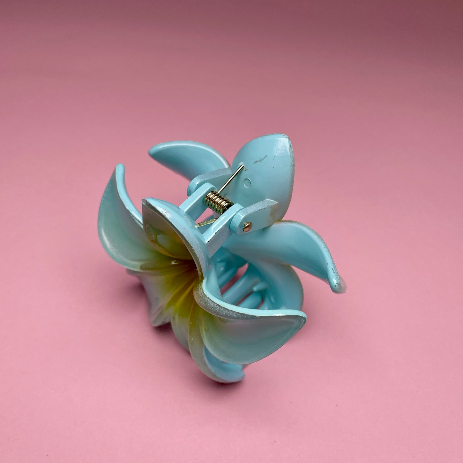Small Hawaiian Flower Hairclip - Blue/Yellow Ombré