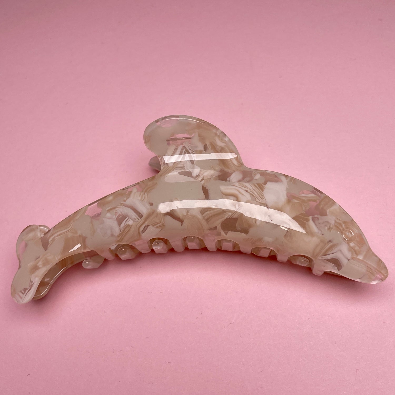 Dolphin Claw - White