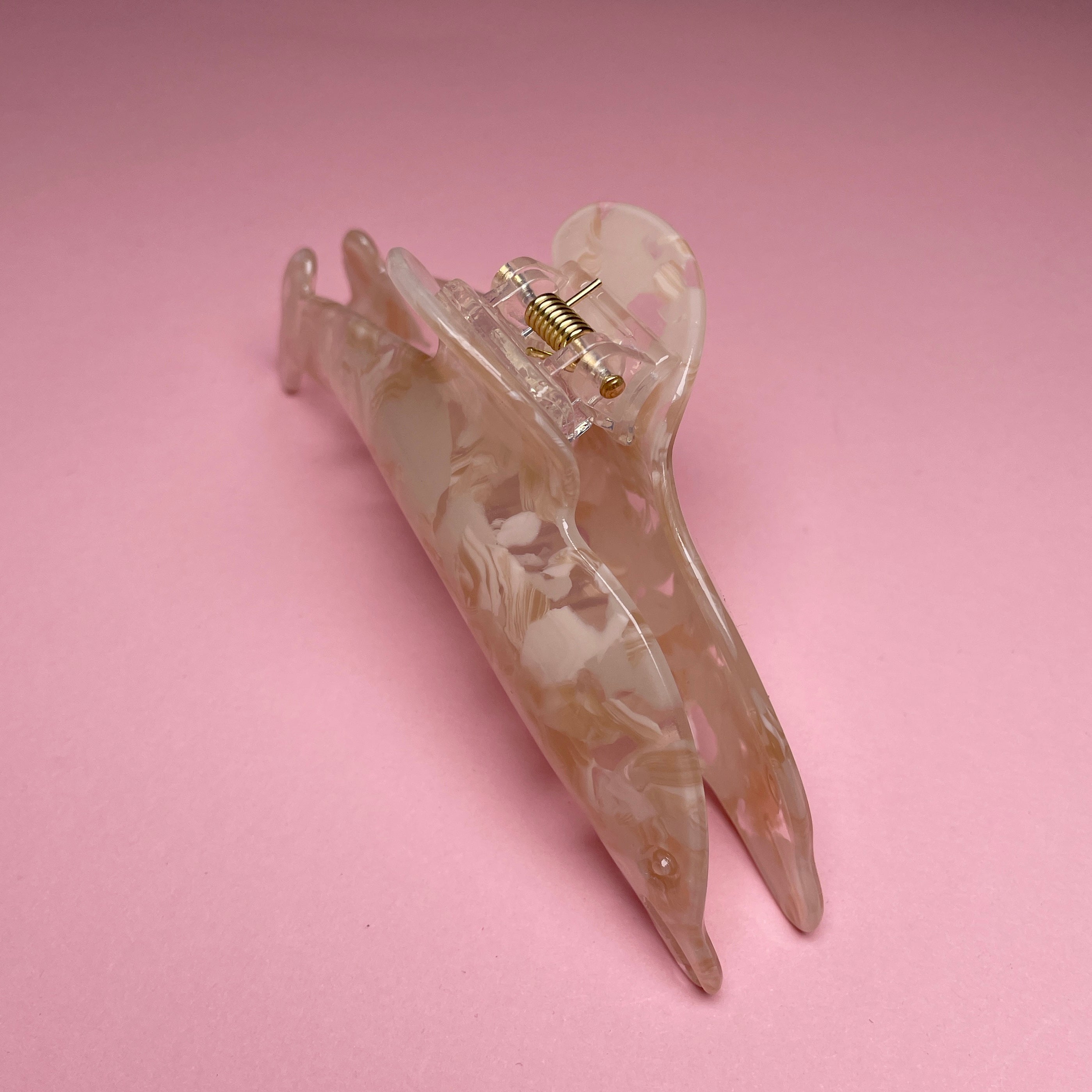 Dolphin Claw - White