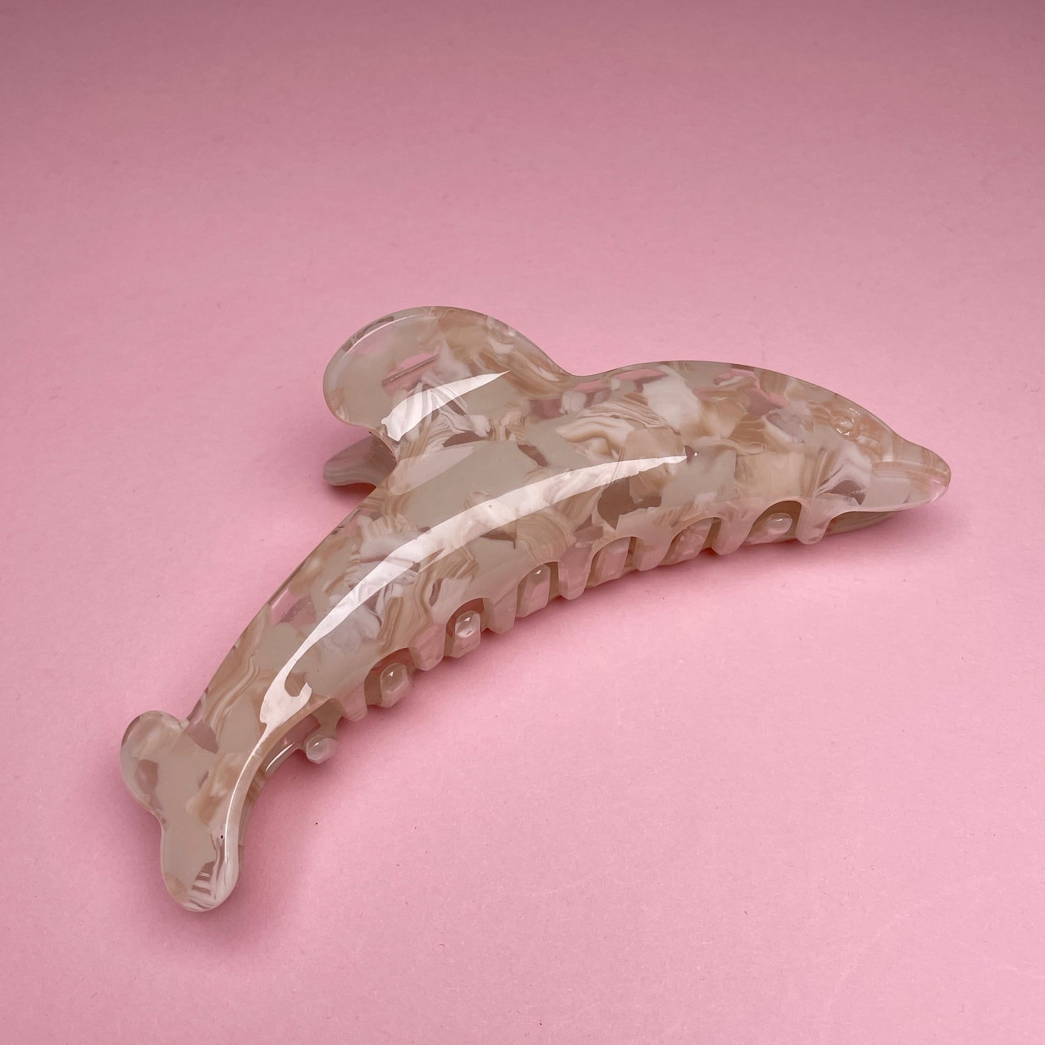 Dolphin Claw - White