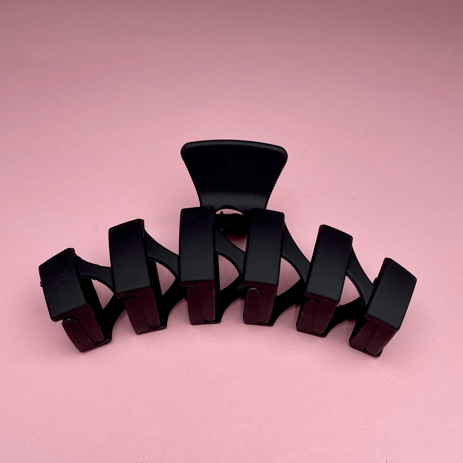 Geometric Claw - Black