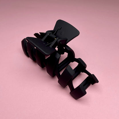 Geometric Claw - Black