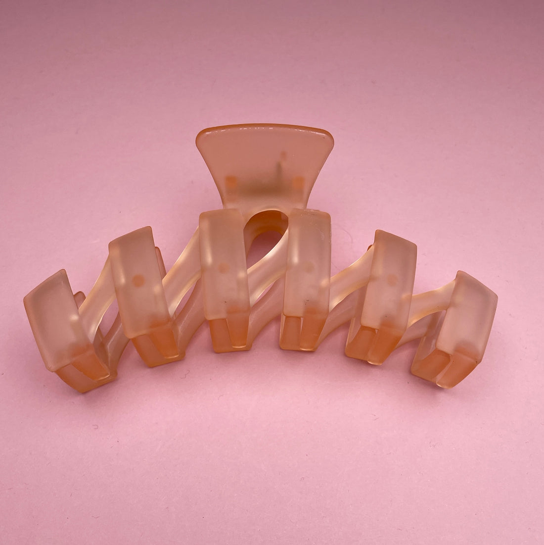Geometric Claw - Peach