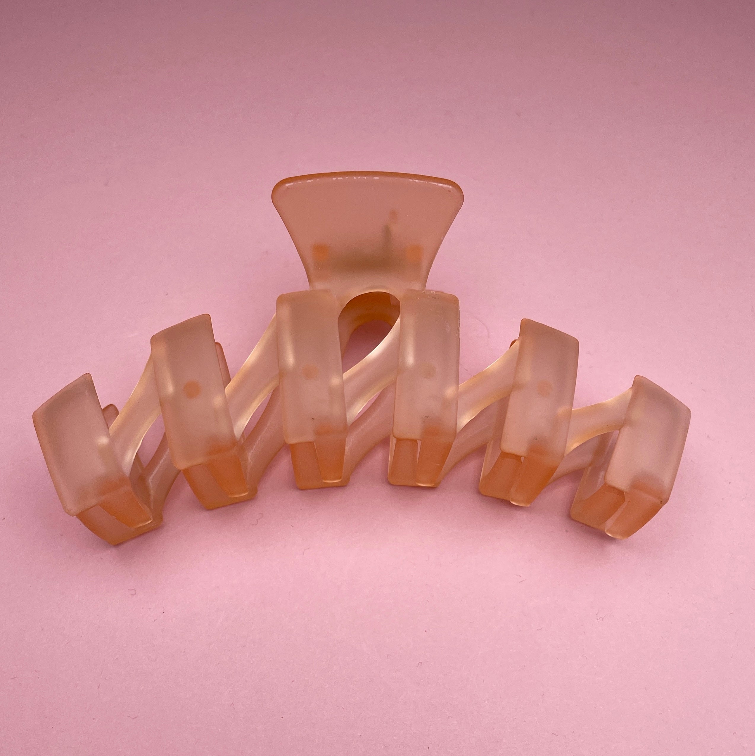 Geometric Claw - Peach