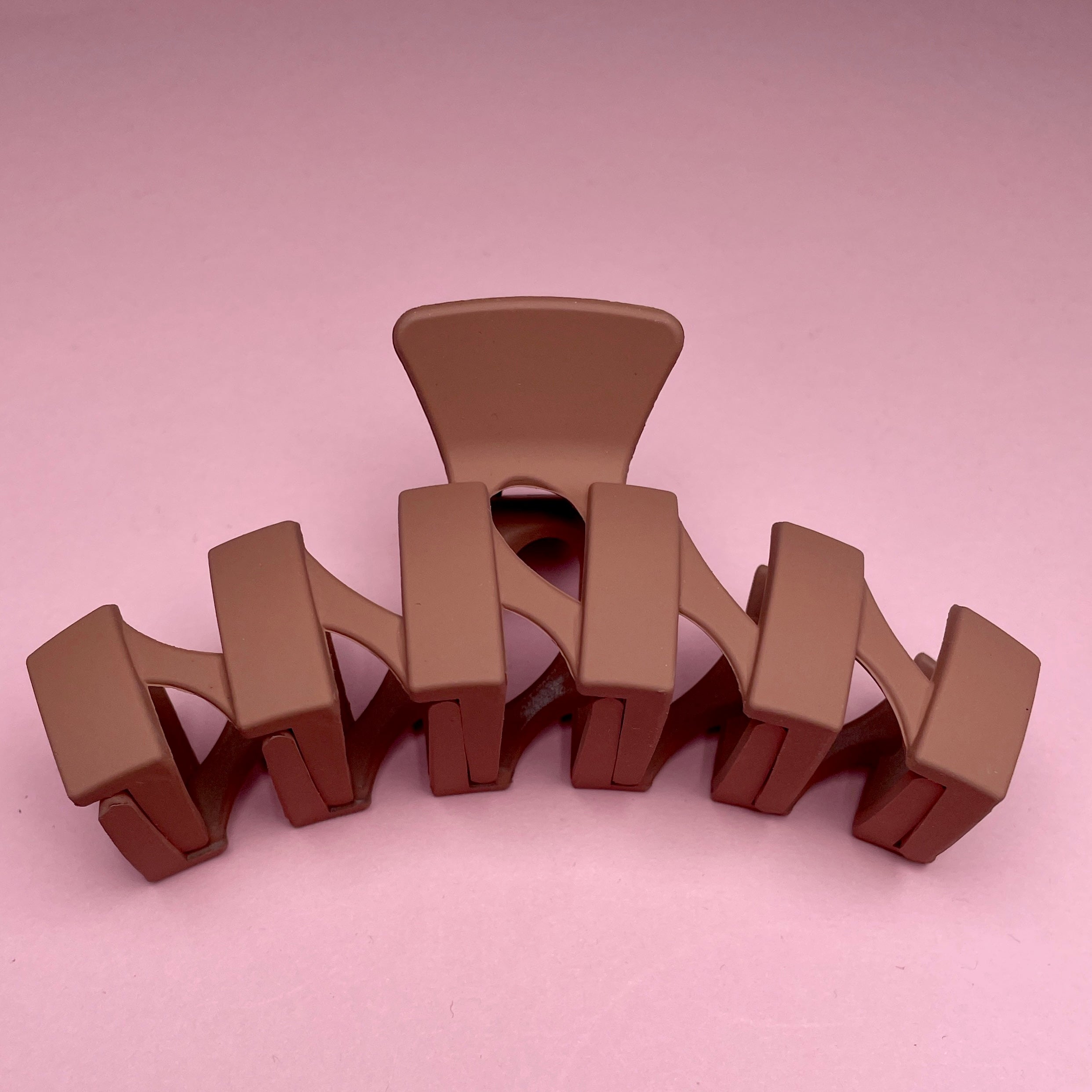 Geometric Claw - Brown