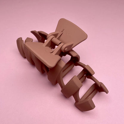 Geometric Claw - Brown
