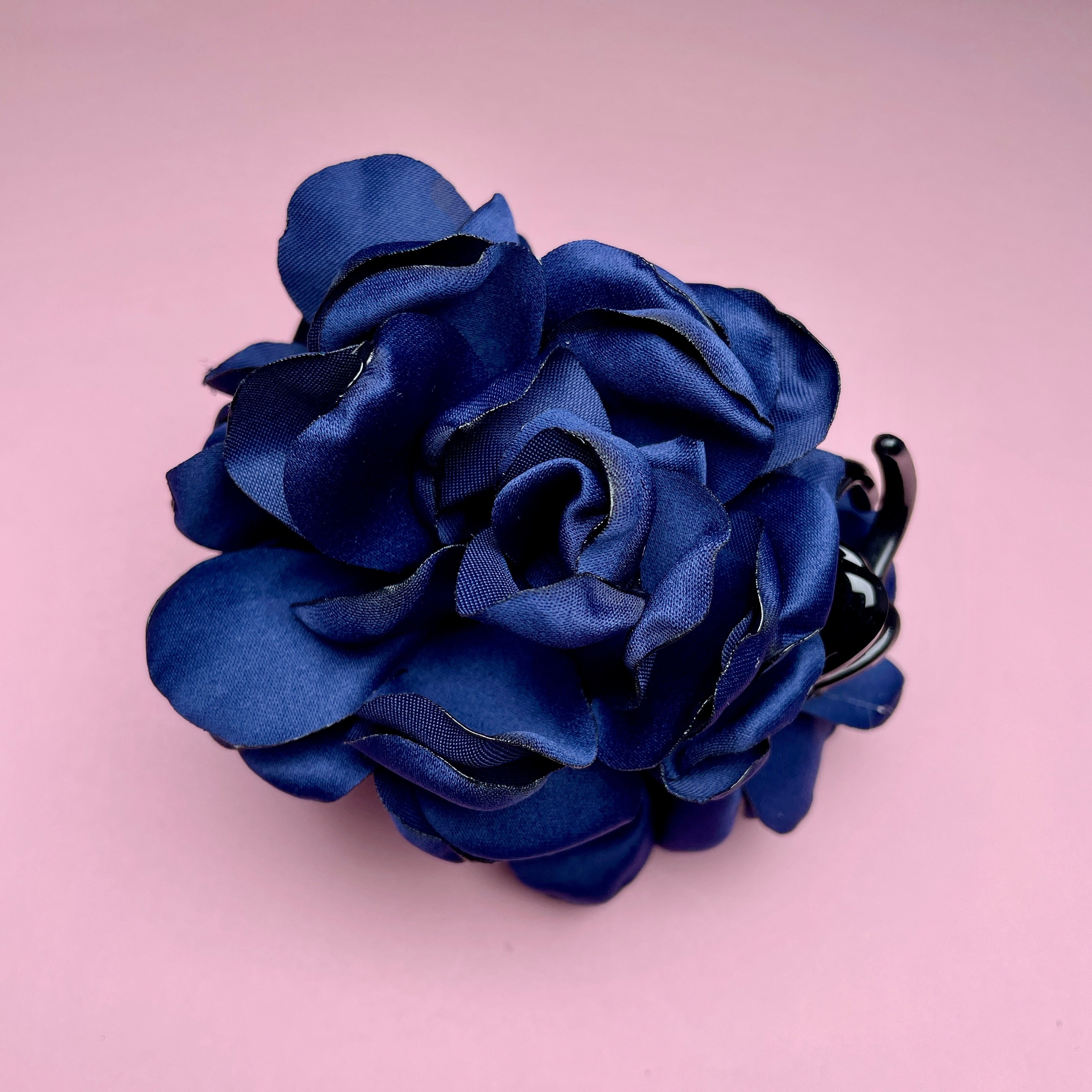 Small Rose Claw - Navy Blue