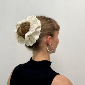 Broderie Anglaise Scrunchie - Creme