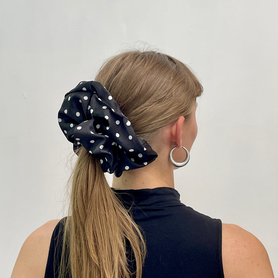 Dot Scrunchie - Black