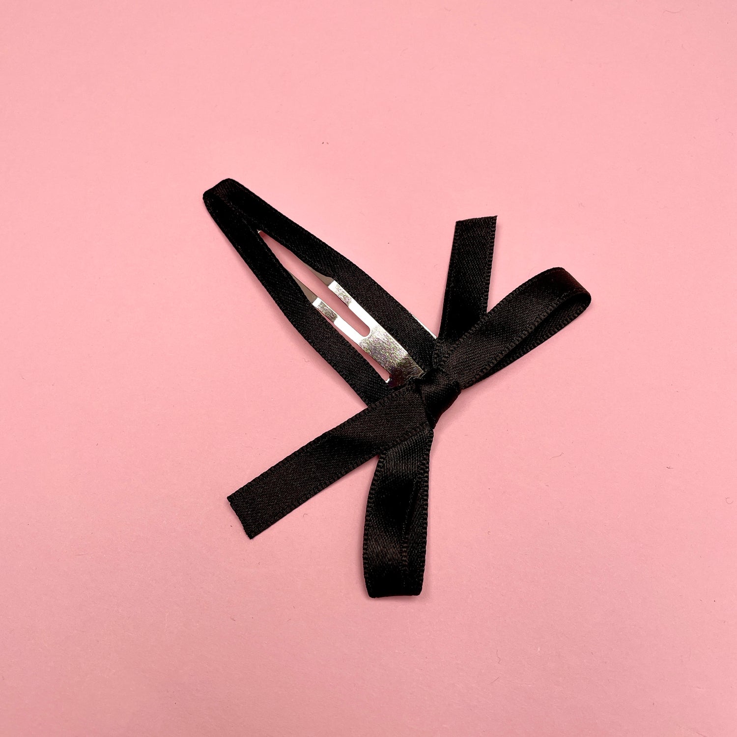 Small Hair Clip With Bow - Black