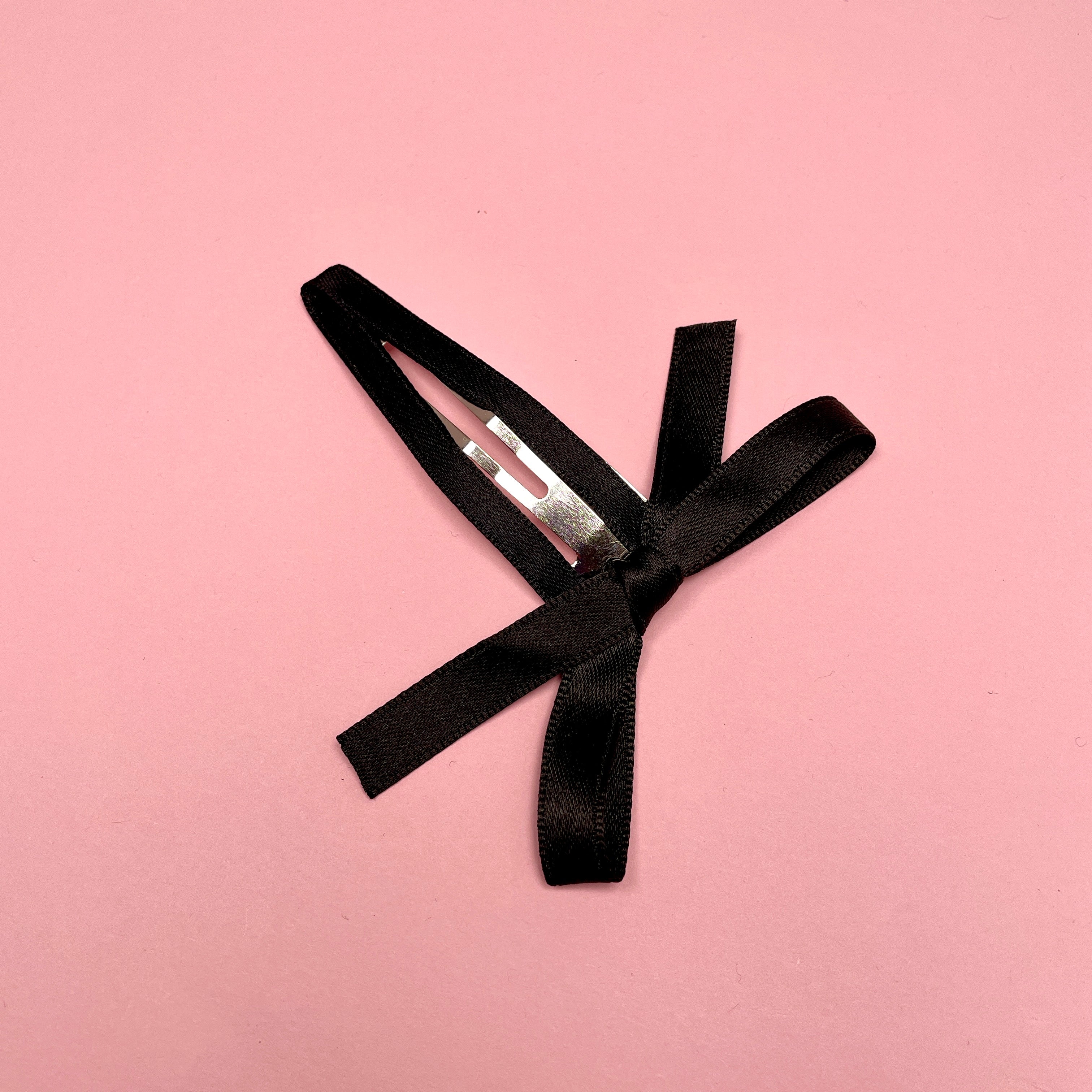 Small Hair Clip With Bow - Black