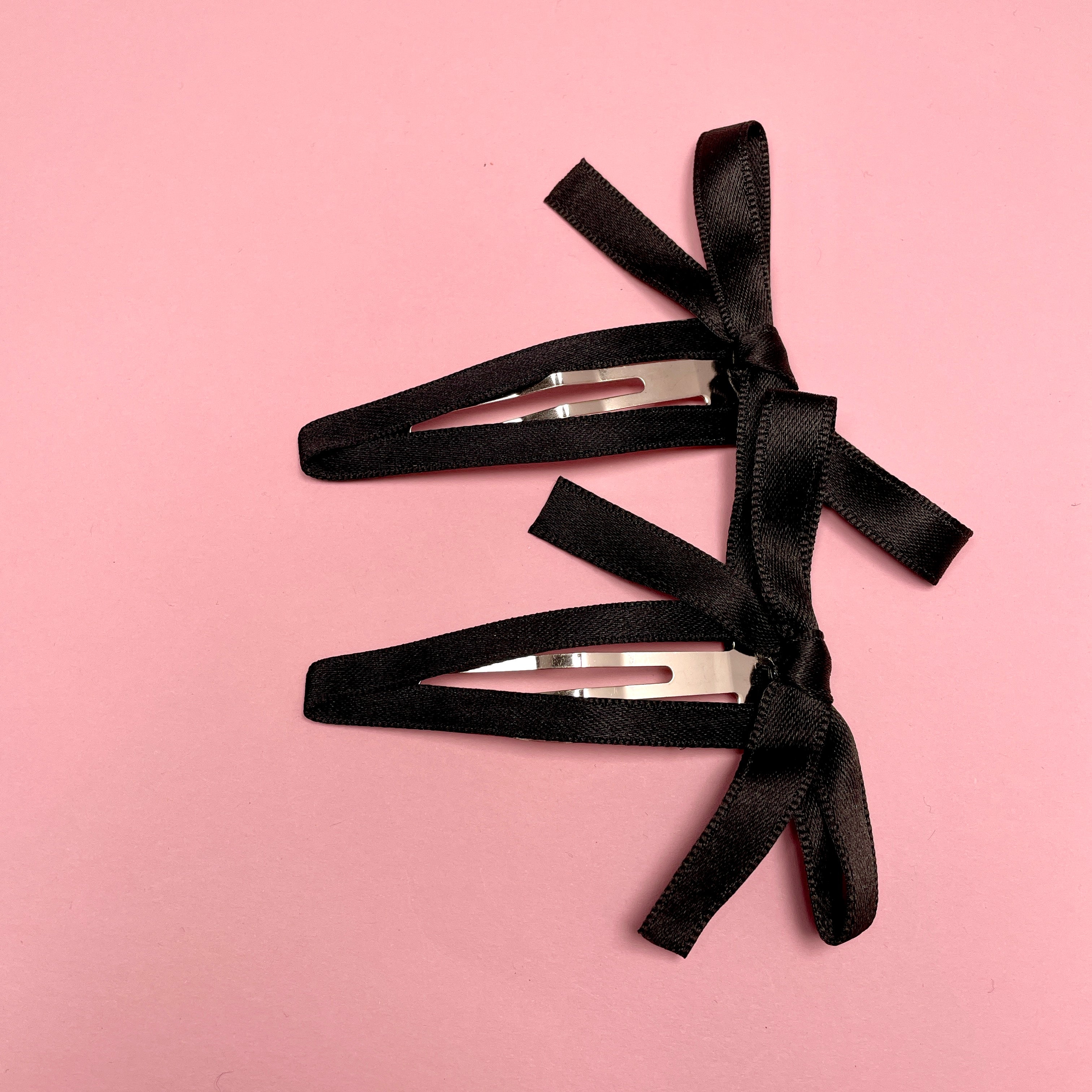 Small Hair Clip With Bow - Black