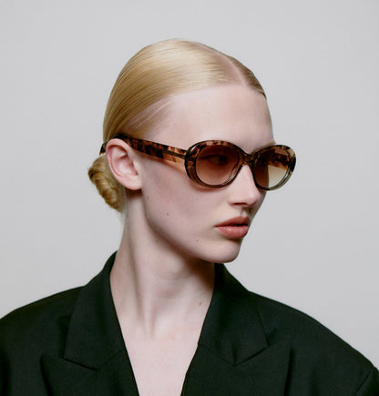 Anma Sunglasses - Coquina / Grey Transparent