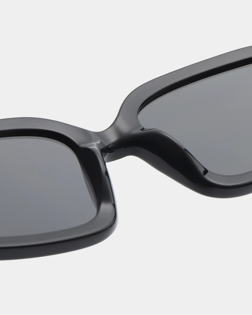 Pluto Sunglasses - Black
