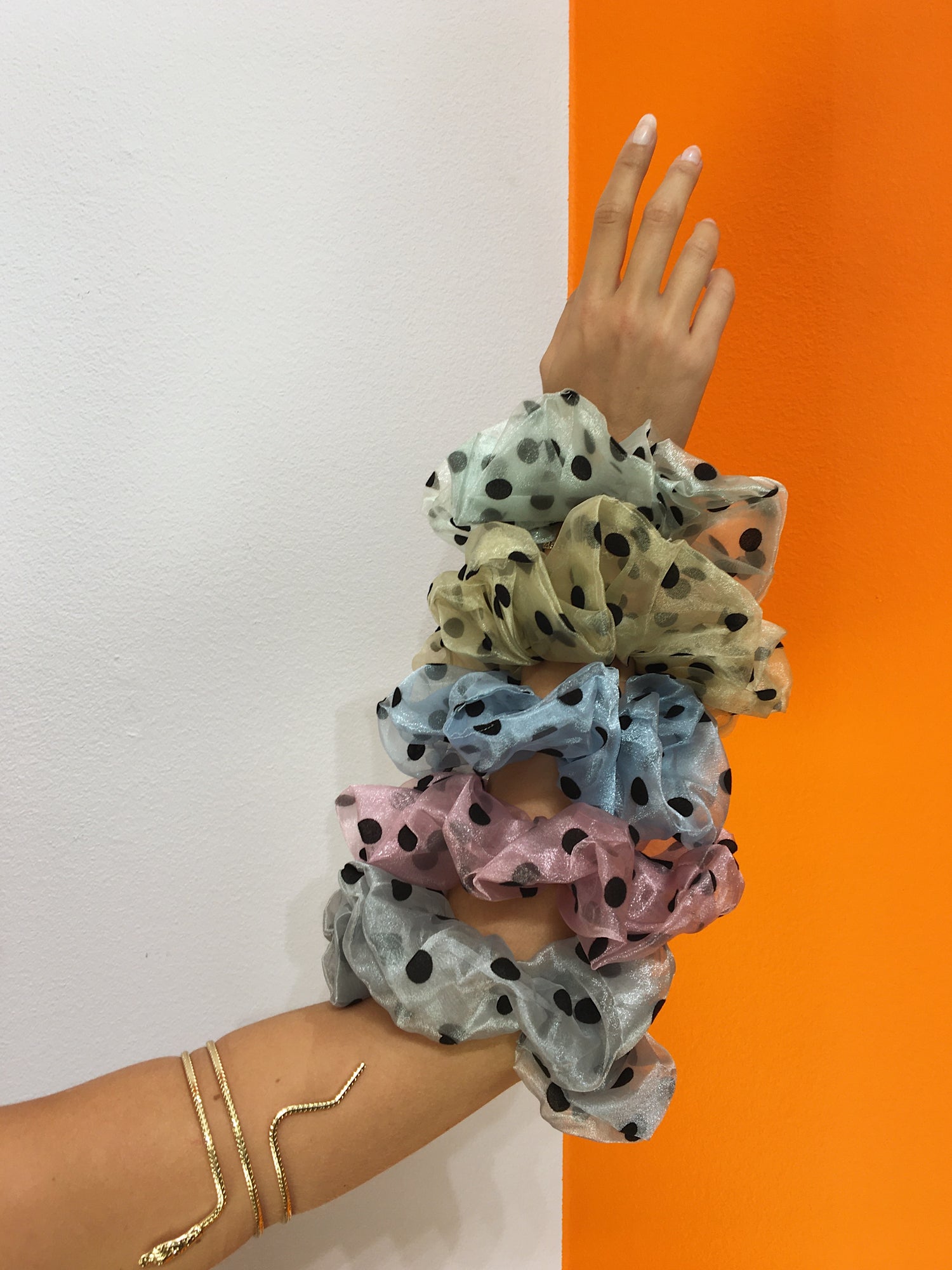 Large Dotty Scrunchie - Grey
