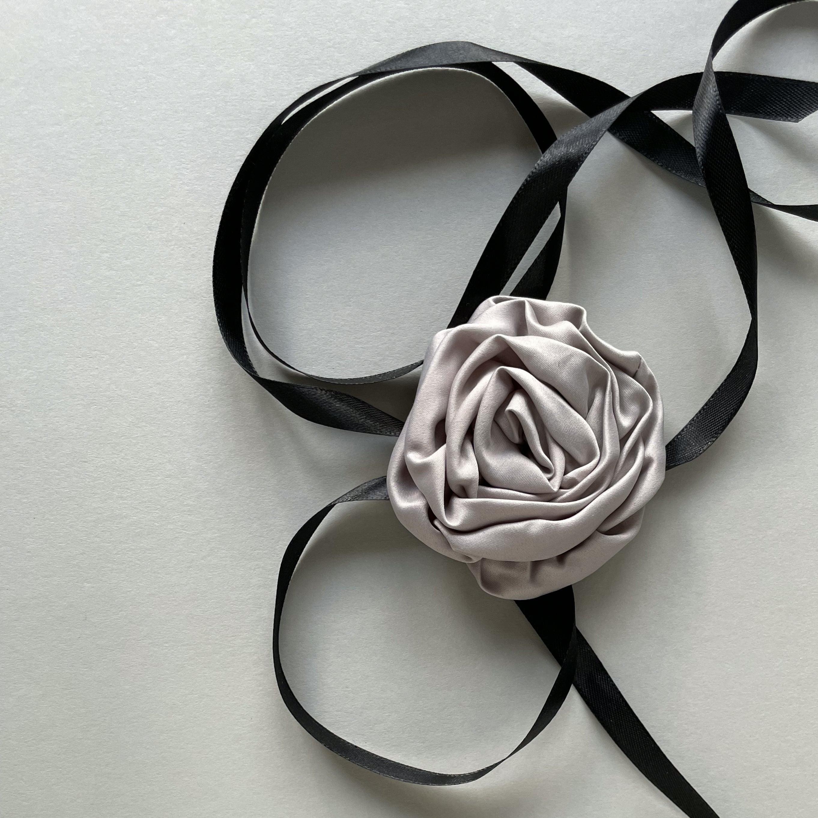 Multiflower - Satin Rosette - 8 cm	- Grey
