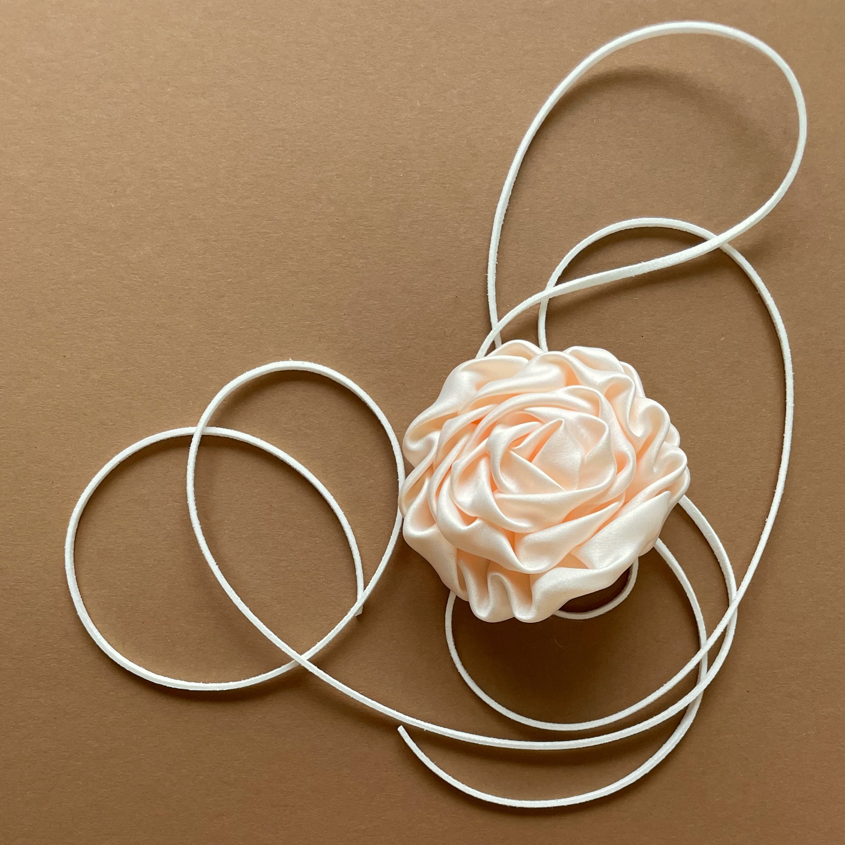 Multiflower - Satin Rosette - 8 cm - Light Peach