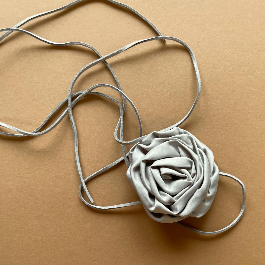 Multiflower - Satin Rosette - 8 cm	- Grey