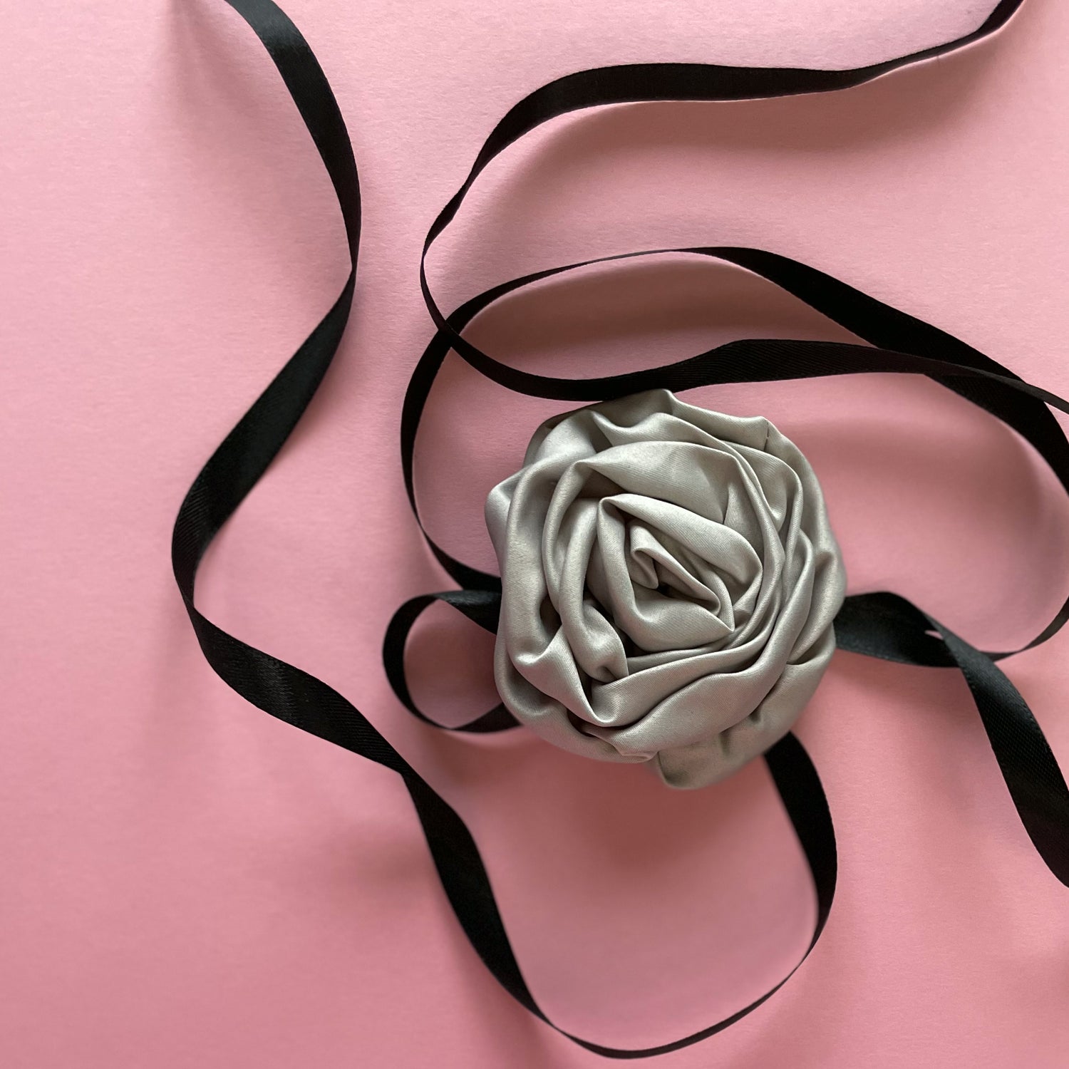 Multiflower - Satin Rosette - 8 cm	- Grey