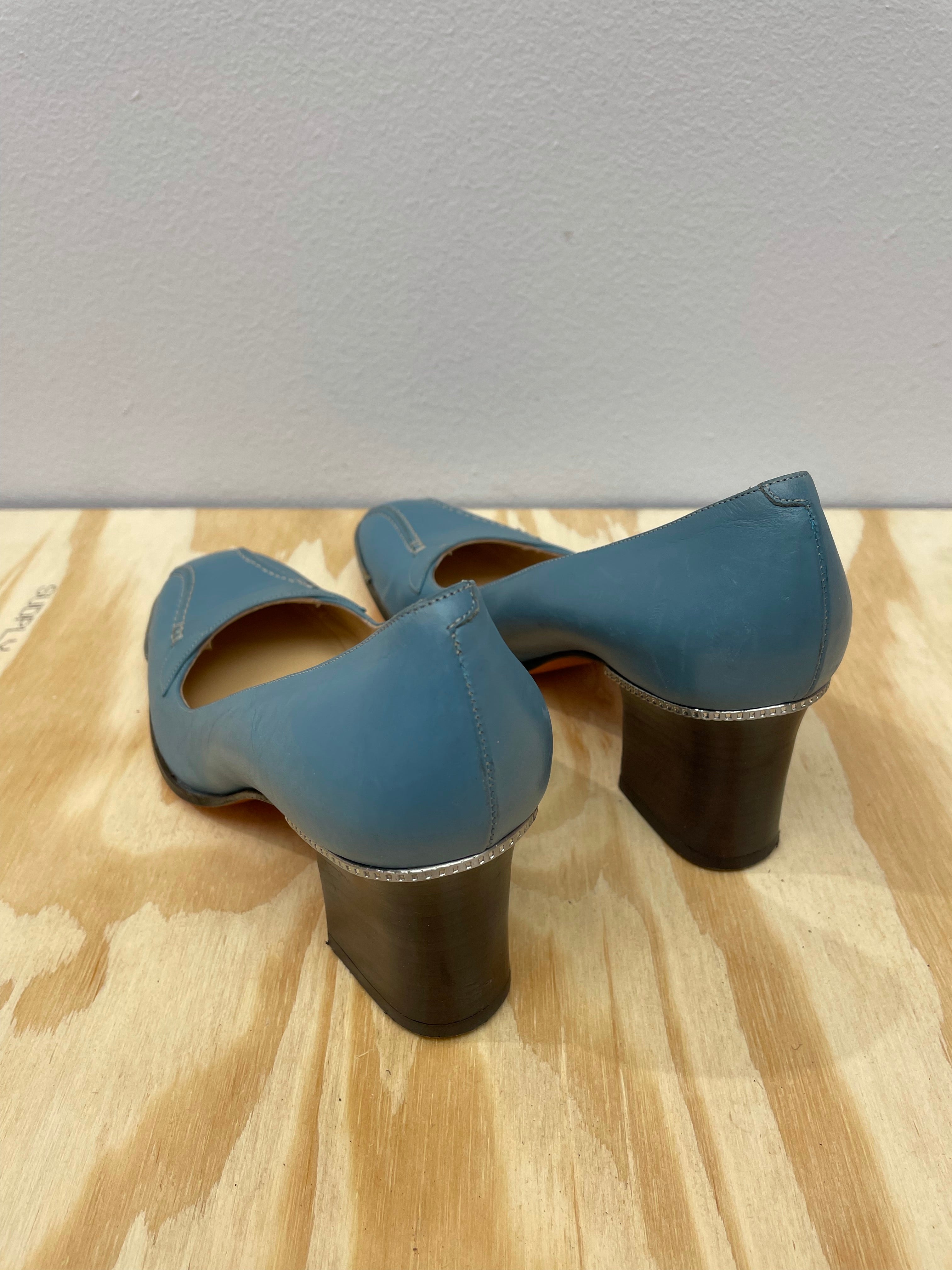 Lyseblå Bally Pumps