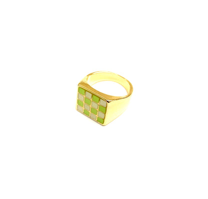 Pastel Chess Ring