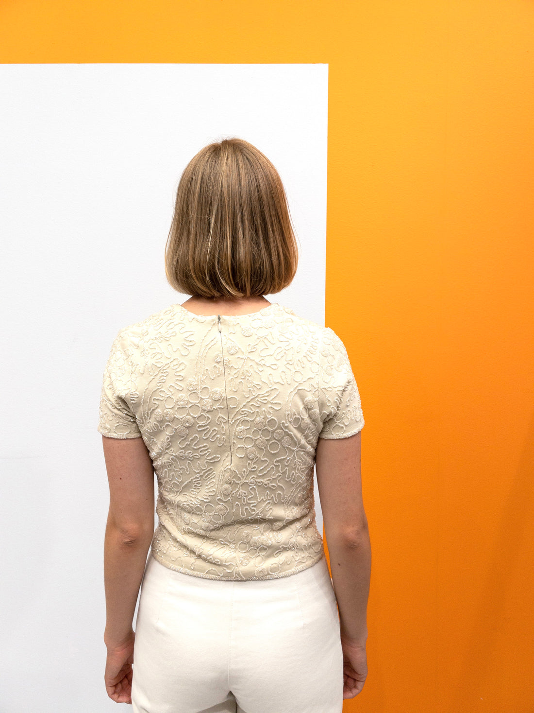 90s baby tee med perlemønster